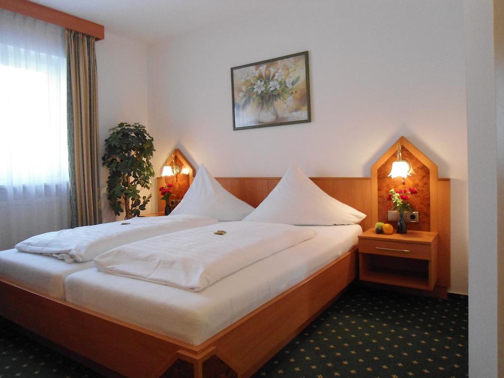 Hotel Hutzenthaler Bruckberg Ngoại thất bức ảnh