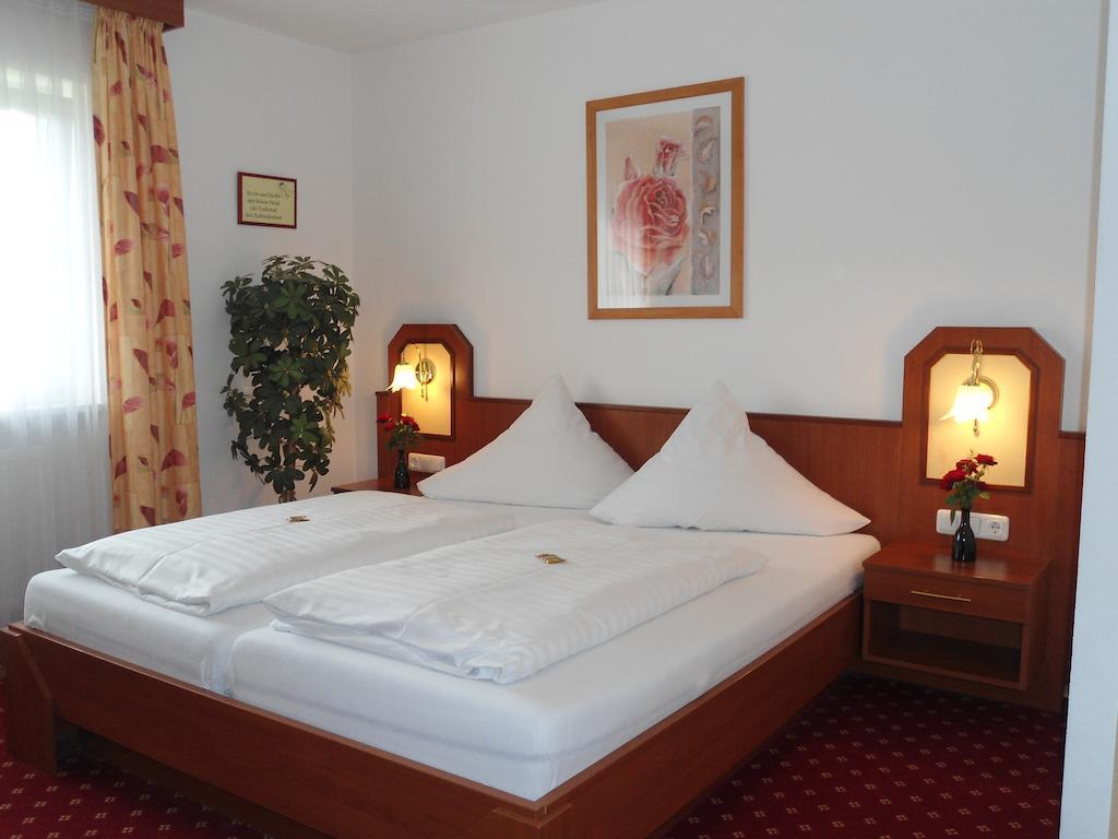 Hotel Hutzenthaler Bruckberg Phòng bức ảnh